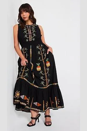 Very Embroidered Shirred Wiast Sleevless Midaxi Dress