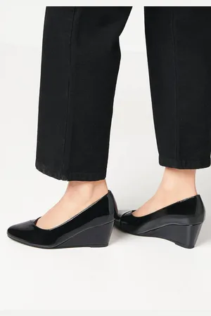 wallis Womens Wide Fit Daisy Almond Toe Mid Wedge Court Shoes