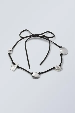 Weekday Shell Pendant Necklace