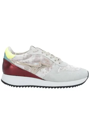 Mizuno FOOTWEAR - Trainers - on YOOX.com