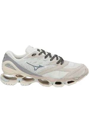 Mizuno FOOTWEAR - Trainers - on YOOX.com