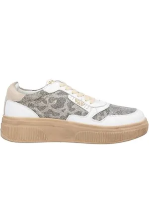 Emanuélle vee FOOTWEAR - Trainers - on YOOX.com