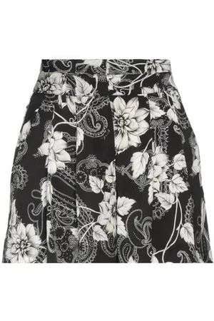 Pinko BOTTOMWEAR - Shorts & Bermuda Shorts - on YOOX.com