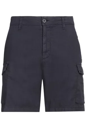 Guess BOTTOMWEAR - Shorts & Bermuda Shorts - on YOOX.com