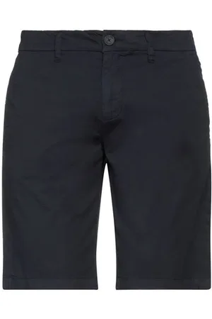 Guess BOTTOMWEAR - Shorts & Bermuda Shorts - on YOOX.com