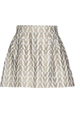 VALENTINO GARAVANI BOTTOMWEAR - Shorts & Bermuda Shorts - on YOOX.com