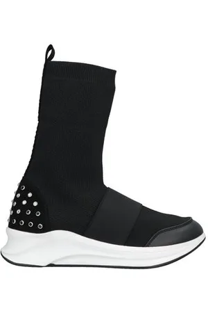 Pregunta FOOTWEAR - Trainers - on YOOX.com