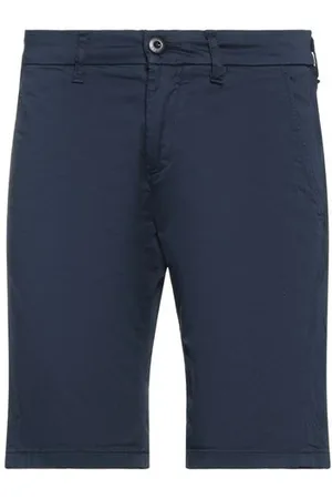 Guess BOTTOMWEAR - Shorts & Bermuda Shorts - on YOOX.com