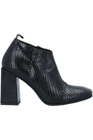 Laura Bellariva FOOTWEAR - Ankle boots - on YOOX.com