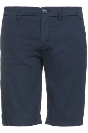 Guess BOTTOMWEAR - Shorts & Bermuda Shorts - on YOOX.com