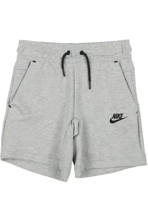 Nike BOTTOMWEAR - Shorts & Bermuda Shorts - on YOOX.com