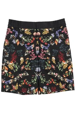 Burberry BOTTOMWEAR - Shorts & Bermuda Shorts - on YOOX.com