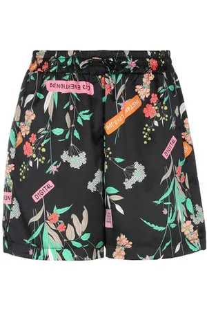 Pinko BOTTOMWEAR - Shorts & Bermuda Shorts - on YOOX.com
