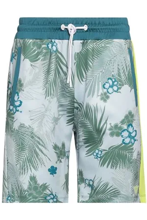 Guess BOTTOMWEAR - Shorts & Bermuda Shorts - on YOOX.com