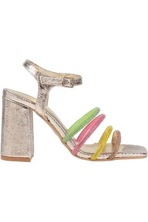 Pregunta FOOTWEAR - Sandals - on YOOX.com