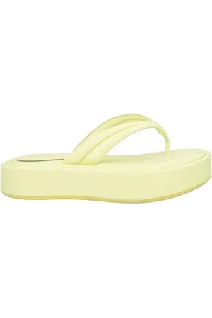 Patrizia Pepe FOOTWEAR - Thong sandals - on YOOX.com
