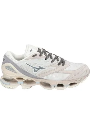 Mizuno FOOTWEAR - Trainers - on YOOX.com