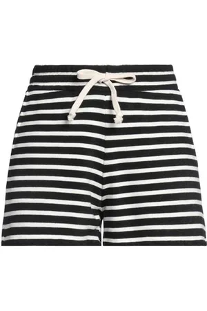 Juvia BOTTOMWEAR - Shorts & Bermuda Shorts - on YOOX.com