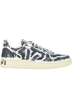 Veja FOOTWEAR - Trainers - on YOOX.com