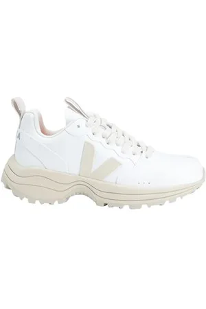 Veja FOOTWEAR - Trainers - on YOOX.com
