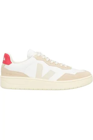 Veja FOOTWEAR - Trainers - on YOOX.com