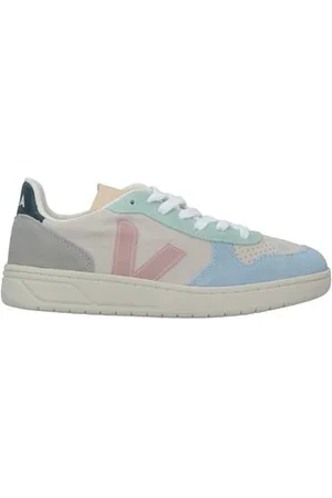 Veja FOOTWEAR - Trainers - on YOOX.com