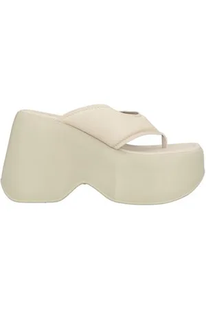vic matiè FOOTWEAR - Thong sandals - on YOOX.com