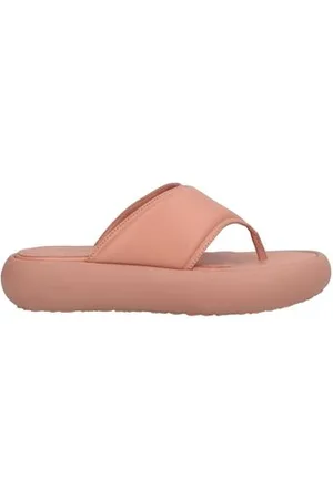 vic matiè FOOTWEAR - Thong sandals - on YOOX.com