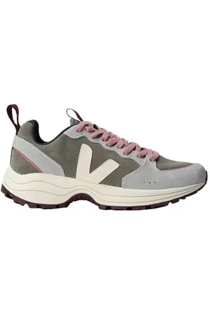 Veja FOOTWEAR - Trainers - on YOOX.com