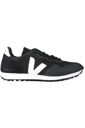 Veja FOOTWEAR - Trainers - on YOOX.com