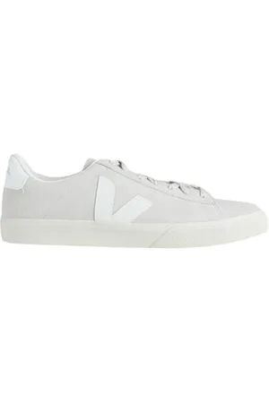Veja FOOTWEAR - Trainers - on YOOX.com
