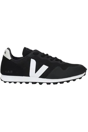 Veja FOOTWEAR - Trainers - on YOOX.com