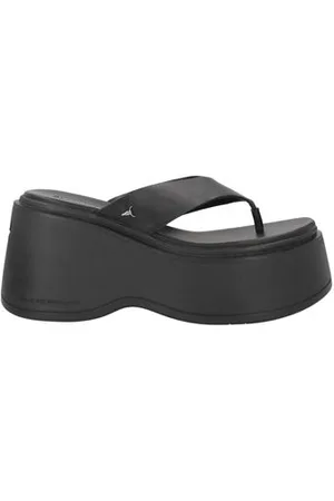 Windsor FOOTWEAR - Thong sandals - on YOOX.com