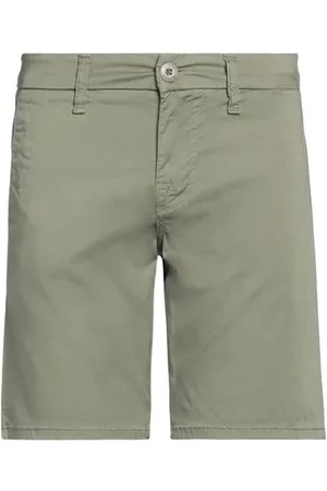 Guess BOTTOMWEAR - Shorts & Bermuda Shorts - on YOOX.com